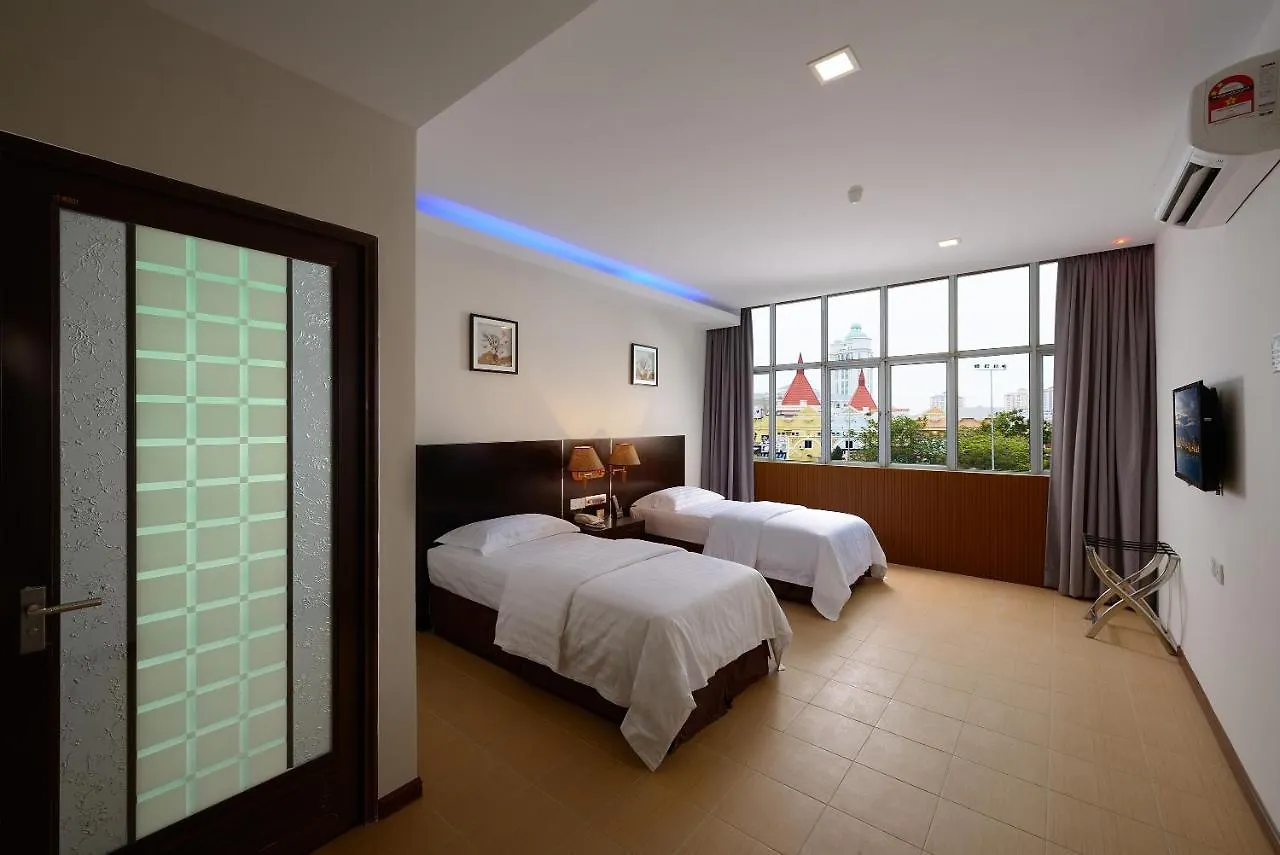 بوكيت ميرتاجام E-Red Hotel Bandar Perda  بوكيت ميرتاجام